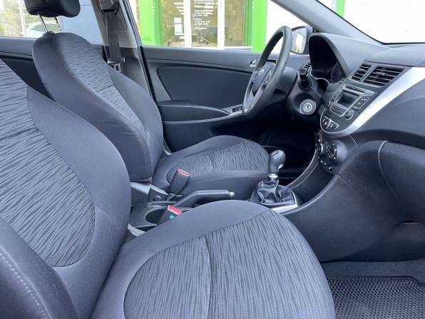 Hyundai Solaris I Рестайлинг с пробегом 2015 года, цена 1 010 000 рублей, 161998 км, седан, Автокод Объявления