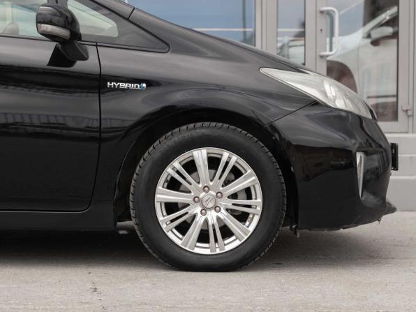 Toyota Prius III Рестайлинг (XW30) с пробегом 2013 года, цена 1 050 000 рублей, 245191 км, лифтбек, Автокод Объявления