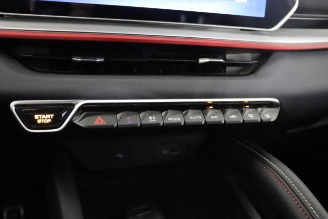 Geely Coolray I Рестайлинг с пробегом 2024 года, цена 2 299 990 рублей, 19517 км, внедорожник, Автокод Объявления