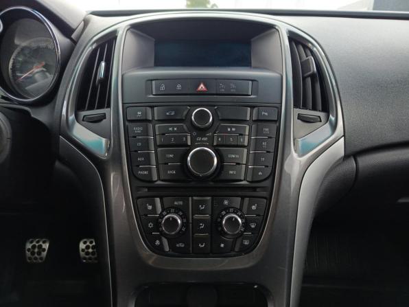 Opel Astra J Рестайлинг с пробегом 2012 года, цена 426 000 рублей, 401667 км, седан, Автокод Объявления