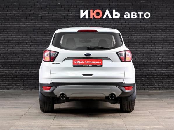 Ford Kuga II Рестайлинг с пробегом 2017 года, цена 1 130 000 рублей, 302039 км, внедорожник, Автокод Объявления