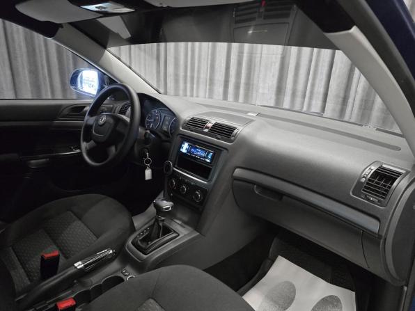 Skoda Octavia II (A5) Рестайлинг с пробегом 2011 года, цена 610 000 рублей, 250000 км, лифтбек, Автокод Объявления