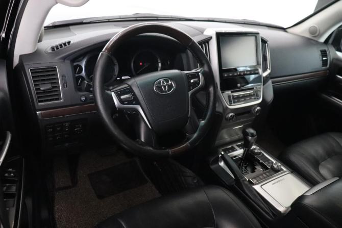 Toyota Land Cruiser 200 Series Рестайлинг 2 с пробегом 2019 года, цена 6 291 000 рублей, 180904 км, внедорожник, Автокод Объявления