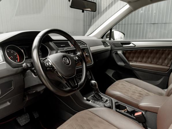 Volkswagen Tiguan II с пробегом 2020 года, цена 2 835 000 рублей, 46328 км, внедорожник, Автокод Объявления