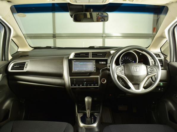 Honda Fit III Рестайлинг с пробегом 2018 года, цена 1 159 999 рублей, 57877 км, хэтчбек, Автокод Объявления