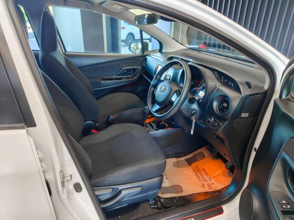Toyota Vitz III (XP130) Рестайлинг с пробегом 2019 года, цена 1 200 000 рублей, 41825 км, хэтчбек, Автокод Объявления