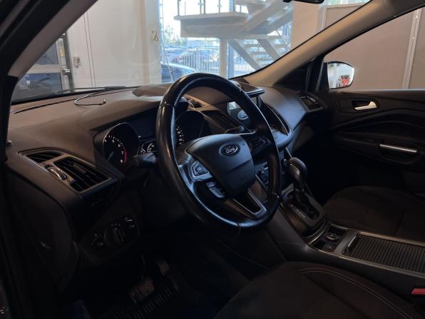 Ford Kuga II Рестайлинг с пробегом 2018 года, цена 1 650 000 рублей, 76500 км, внедорожник, Автокод Объявления