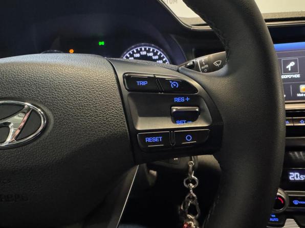 Hyundai Elantra VI (AD) Рестайлинг с пробегом 2019 года, цена 1 349 000 рублей, 242000 км, седан, Автокод Объявления