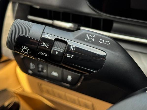 Kia Carnival IV с пробегом 2021 года, цена 4 549 000 рублей, 56557 км, минивэн, Автокод Объявления