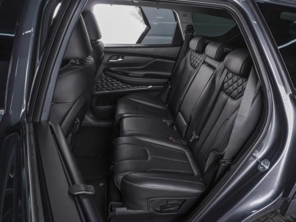 Hyundai Santa Fe IV Рестайлинг с пробегом 2023 года, цена 4 479 000 рублей, 41767 км, внедорожник, Автокод Объявления