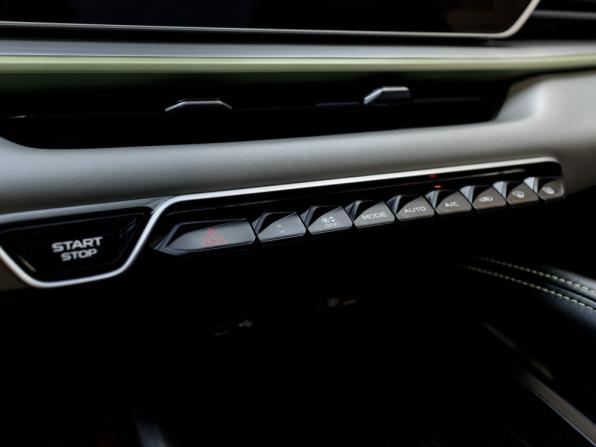 Geely Coolray I Рестайлинг с пробегом 2023 года, цена 2 090 000 рублей, 24756 км, внедорожник, Автокод Объявления