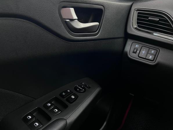 Hyundai Solaris II Рестайлинг с пробегом 2021 года, цена 1 699 000 рублей, 54345 км, седан, Автокод Объявления