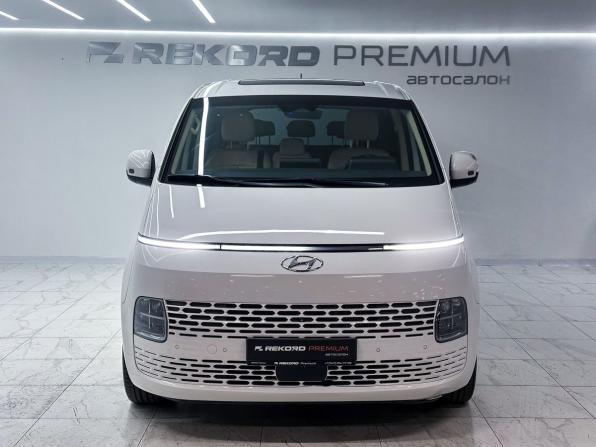 Hyundai Staria I с пробегом 2022 года, цена 5 400 000 рублей, 76867 км, минивэн, Автокод Объявления