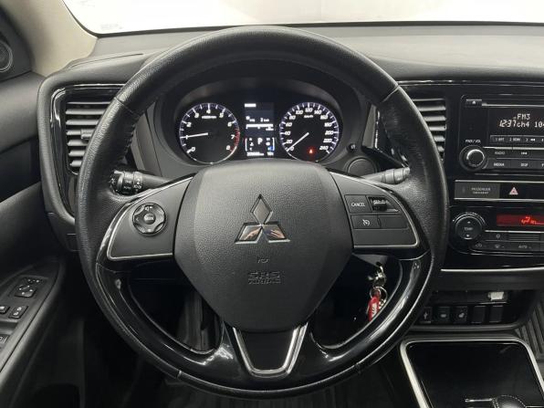 Mitsubishi Outlander III Рестайлинг 3 с пробегом 2019 года, цена 1 799 000 рублей, 209500 км, внедорожник, Автокод Объявления