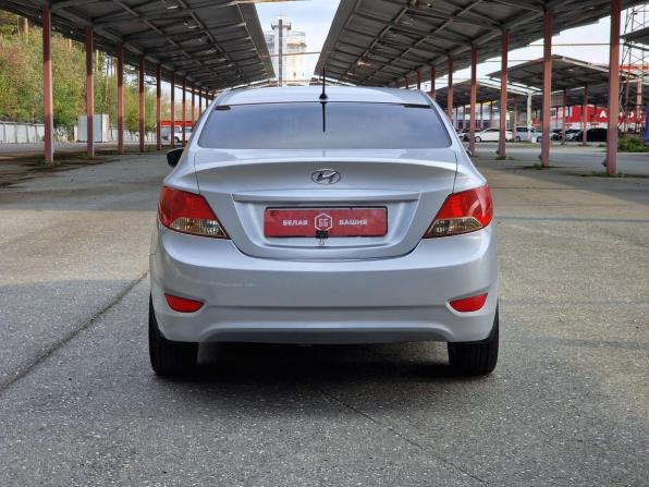 Hyundai Solaris I с пробегом 2013 года, цена 699 900 рублей, 211000 км, седан, Автокод Объявления