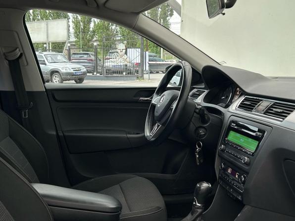 Skoda Rapid I с пробегом 2015 года, цена 1 140 000 рублей, 135055 км, лифтбек, Автокод Объявления