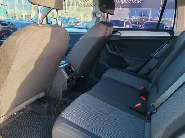 Volkswagen Tiguan II Рестайлинг с пробегом 2021 года, цена 2 599 000 рублей, 92180 км, внедорожник, Автокод Объявления