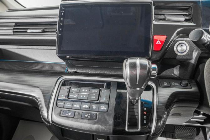 Honda Stepwgn V с пробегом 2015 года, цена 1 749 000 рублей, 162000 км, минивэн, Автокод Объявления