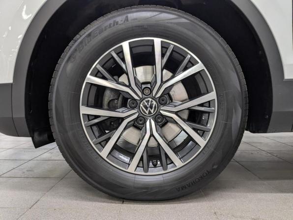 Volkswagen Tiguan II Рестайлинг с пробегом 2022 года, цена 3 155 000 рублей, 30461 км, внедорожник, Автокод Объявления