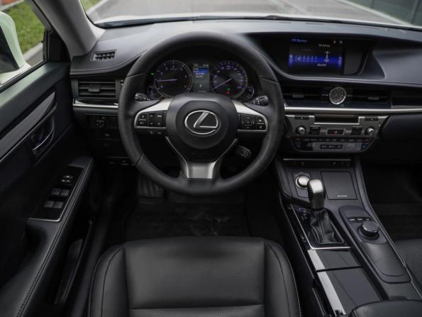 Lexus ES VI Рестайлинг с пробегом 2016 года, цена 2 599 000 рублей, 152864 км, седан, Автокод Объявления