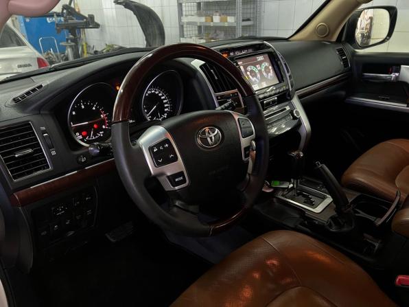 Toyota Land Cruiser 200 Series Рестайлинг 1 с пробегом 2015 года, цена 3 583 000 рублей, 226200 км, внедорожник, Автокод Объявления