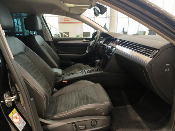 Volkswagen Passat B8 Рестайлинг с пробегом 2021 года, цена 2 290 000 рублей, 48316 км, седан, Автокод Объявления