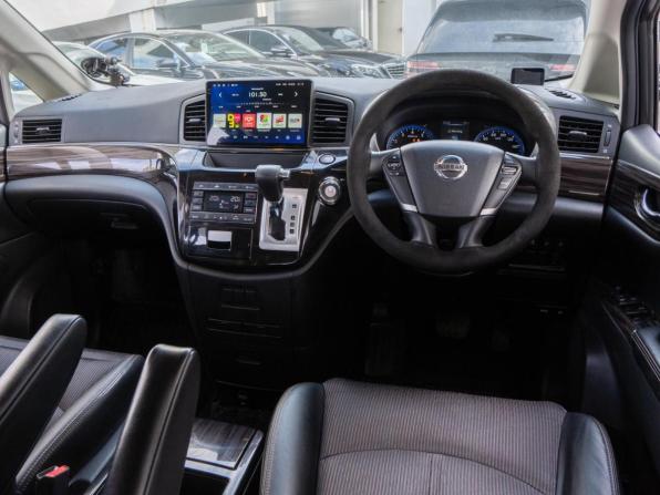 Nissan Elgrand III (E52) Рестайлинг с пробегом 2018 года, цена 2 900 000 рублей, 164684 км, минивэн, Автокод Объявления
