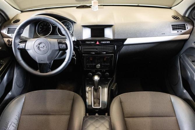 Opel Astra H Рестайлинг с пробегом 2007 года, цена 559 000 рублей, 303585 км, хэтчбек, Автокод Объявления