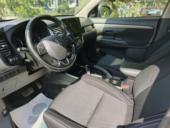 Mitsubishi Outlander III Рестайлинг 2 с пробегом 2017 года, цена 1 775 000 рублей, 176062 км, внедорожник, Автокод Объявления