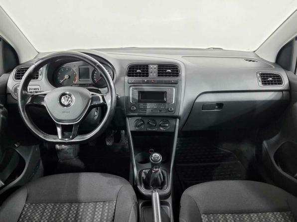 Volkswagen Polo V Рестайлинг с пробегом 2017 года, цена 930 000 рублей, 88652 км, седан, Автокод Объявления