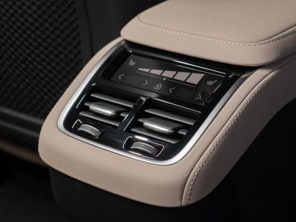 Новый Volvo XC90 II Рестайлинг 2 2026 года, цена 10 800 000 рублей, внедорожник, Автокод Объявления