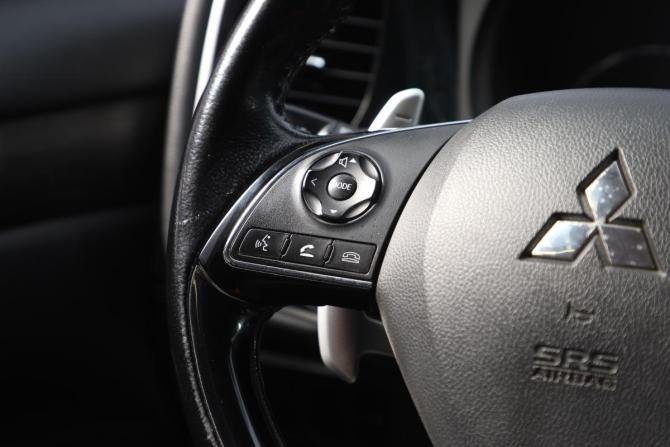 Mitsubishi Outlander III Рестайлинг 2 с пробегом 2015 года, цена 1 969 000 рублей, 320312 км, внедорожник, Автокод Объявления