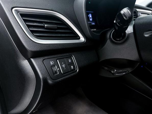 Hyundai Solaris II с пробегом 2017 года, цена 1 249 000 рублей, 140000 км, седан, Автокод Объявления
