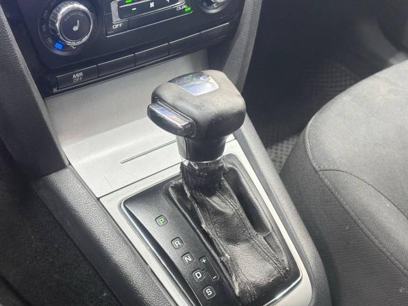 Skoda Octavia II (A5) Рестайлинг с пробегом 2012 года, цена 669 900 рублей, 359000 км, лифтбек, Автокод Объявления