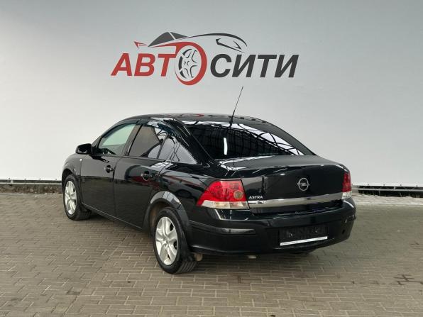 Opel Astra H Рестайлинг с пробегом 2012 года, цена 680 000 рублей, 206800 км, седан, Автокод Объявления