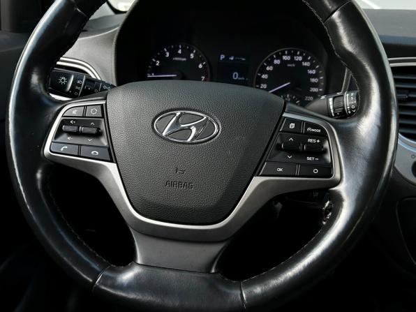 Hyundai Solaris II с пробегом 2019 года, цена 1 316 700 рублей, 129861 км, седан, Автокод Объявления