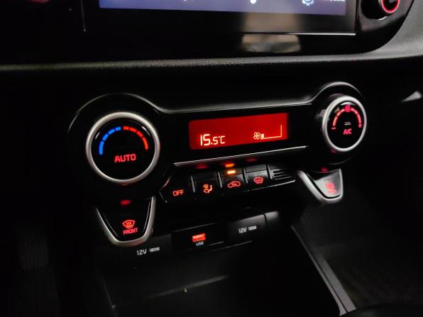 Kia Rio IV Рестайлинг с пробегом 2021 года, цена 1 845 000 рублей, 55000 км, хэтчбек, Автокод Объявления