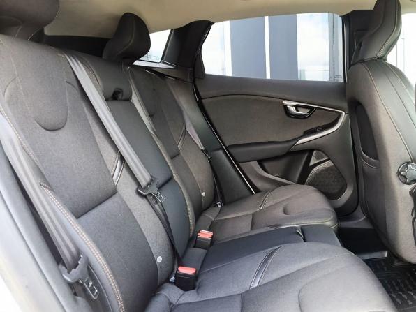 Volvo V40 Cross Country I с пробегом 2014 года, цена 1 699 000 рублей, 237596 км, хэтчбек, Автокод Объявления