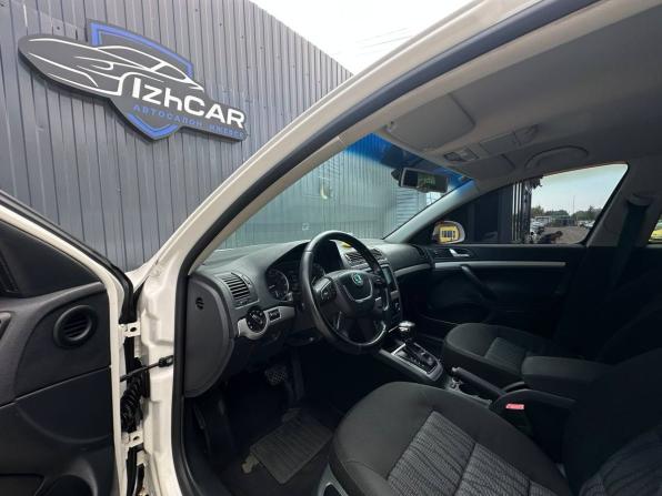 Skoda Octavia II (A5) Рестайлинг с пробегом 2011 года, цена 699 000 рублей, 216500 км, лифтбек, Автокод Объявления