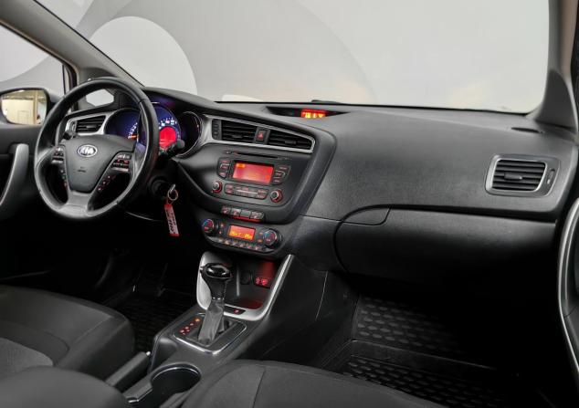 Kia Ceed II Рестайлинг с пробегом 2018 года, цена 1 469 000 рублей, 60155 км, хэтчбек, Автокод Объявления