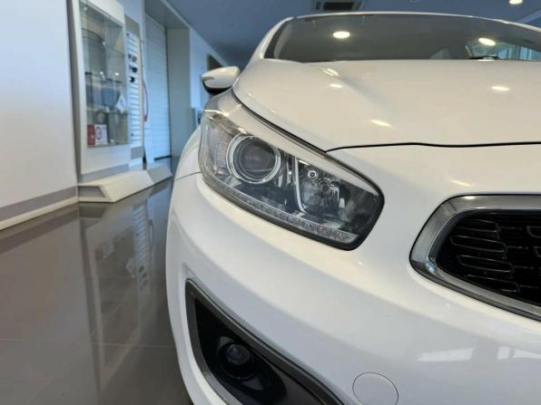 Kia Ceed II Рестайлинг с пробегом 2015 года, цена 1 180 000 рублей, 121702 км, хэтчбек, Автокод Объявления