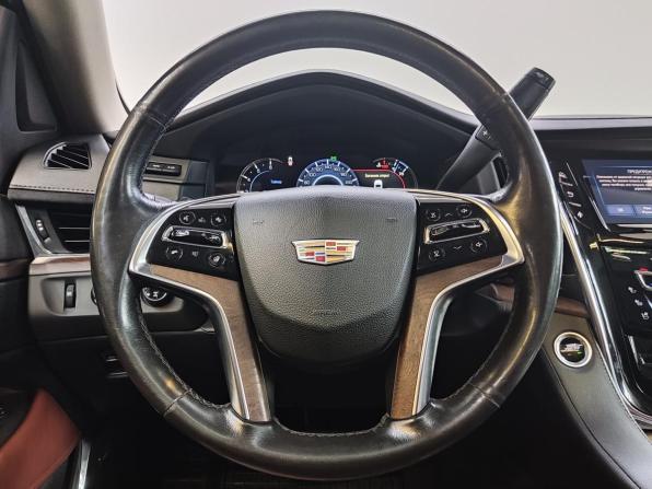 Cadillac Escalade IV с пробегом 2016 года, цена 4 000 000 рублей, 192825 км, внедорожник, Автокод Объявления