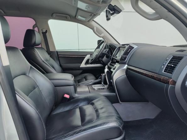 Toyota Land Cruiser 200 Series Рестайлинг 1 с пробегом 2013 года, цена 3 090 000 рублей, 296229 км, внедорожник, Автокод Объявления