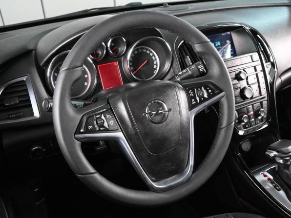 Opel Astra J Рестайлинг с пробегом 2013 года, цена 789 000 рублей, 268472 км, хэтчбек, Автокод Объявления