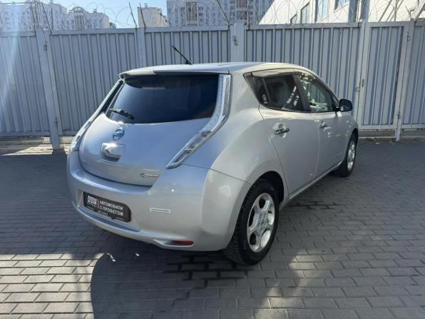 Nissan Leaf I (ZE0/AZE0) с пробегом 2012 года, цена 839 000 рублей, 145463 км, хэтчбек, Автокод Объявления