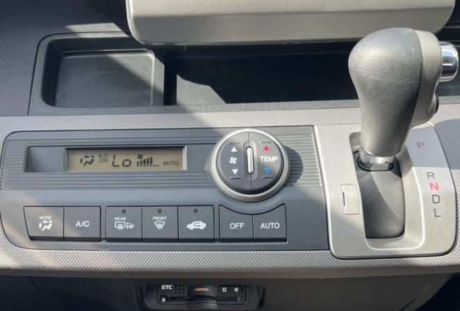 Honda Freed I с пробегом 2010 года, цена 915 000 рублей, 154533 км, компактвэн, Автокод Объявления