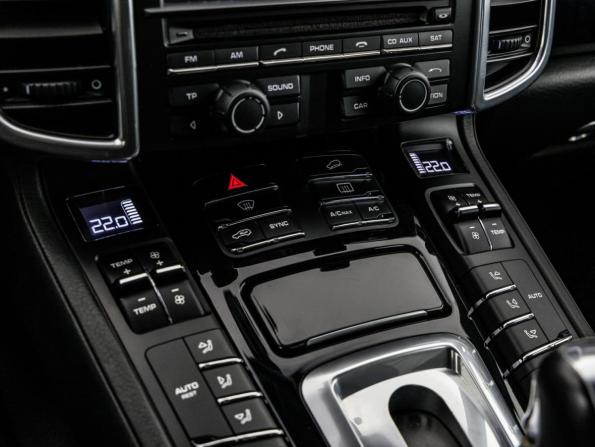 Porsche Cayenne II Рестайлинг (958) с пробегом 2015 года, цена 2 899 000 рублей, 230652 км, внедорожник, Автокод Объявления