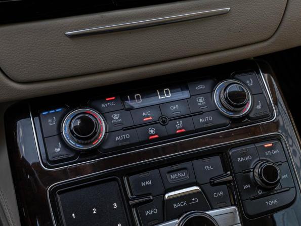 Audi A8 III (D4) Рестайлинг с пробегом 2014 года, цена 3 050 000 рублей, 198253 км, седан, Автокод Объявления