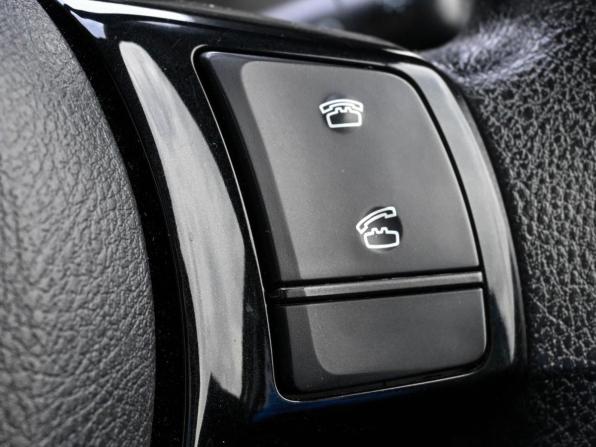Toyota Vitz III (XP130) Рестайлинг 2 с пробегом 2019 года, цена 899 000 рублей, 74165 км, хэтчбек, Автокод Объявления