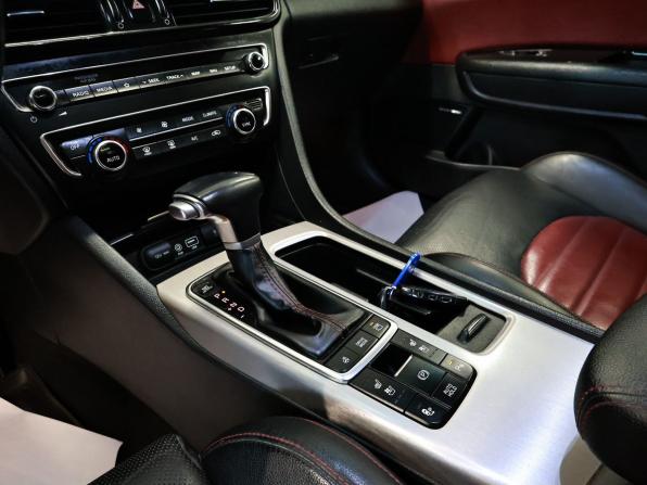 Kia Optima IV Рестайлинг с пробегом 2018 года, цена 1 750 000 рублей, 214059 км, седан, Автокод Объявления
